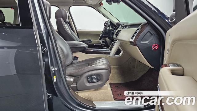 Land Rover Range Rover (IV) 5.0 SC Vogue SE 2016 — фото 11