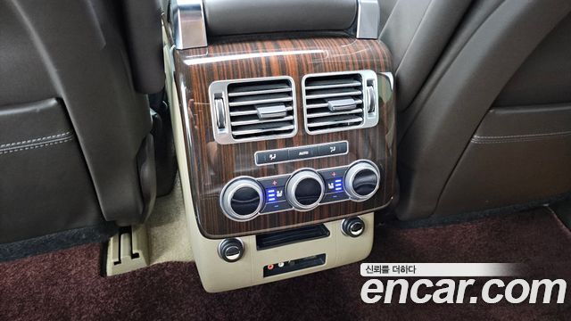 Land Rover Range Rover (IV) 5.0 SC Vogue SE 2016 — фото 17
