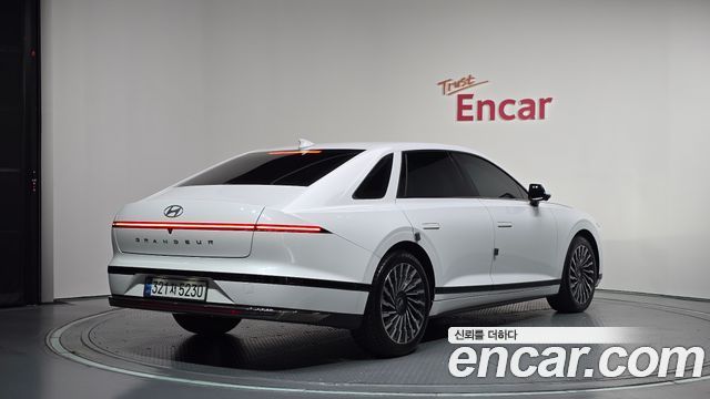 Hyundai Grandeur Hybrid (GN7) Calligraphy 2023 — фото 2