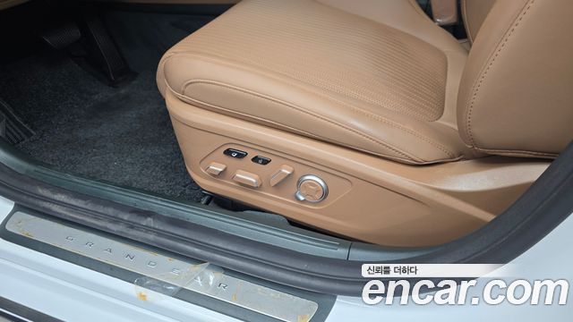 Hyundai Grandeur Hybrid (GN7) Calligraphy 2023 — фото 31