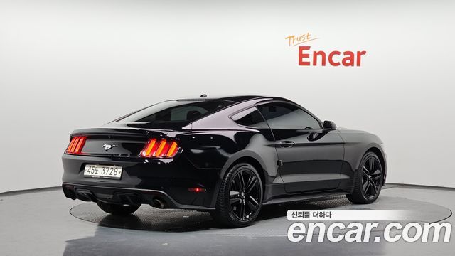 Ford Mustang Coupe 2017 — фото 2