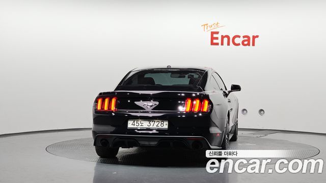 Ford Mustang Coupe 2017 — фото 4