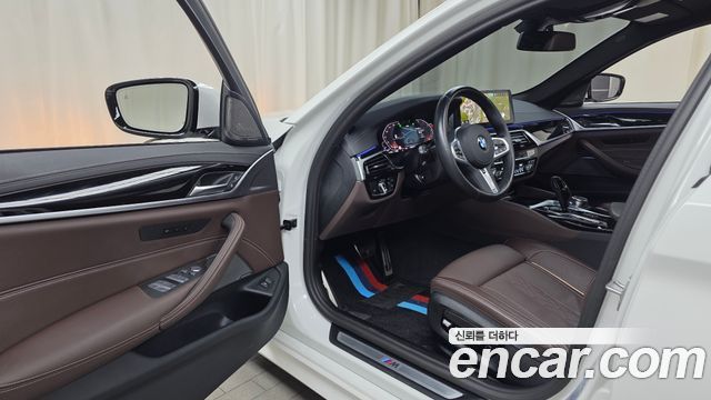 BMW 5 Series (G30) 530i xDrive M Sport Package 2023 — фото 10