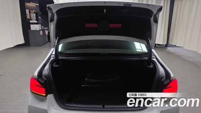 BMW 5 Series (G30) 530i xDrive M Sport Package 2023 — фото 20