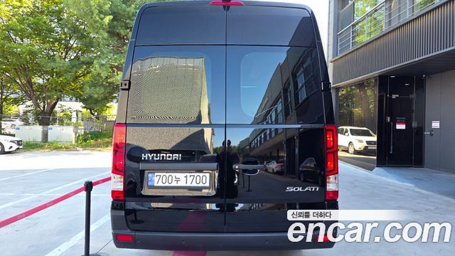 Hyundai Solati 15-seater Luxury 2023 — фото 4
