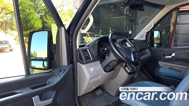 Hyundai Solati 15-seater Luxury 2023 — фото 10