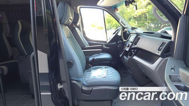 Hyundai Solati 15-seater Luxury 2023 — фото 26