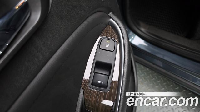 Chevrolet Malibu 1.3 Turbo Premier 2019 — фото 18