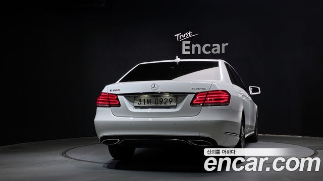 Mercedes-Benz E-Class (W212) E220 Bluetec Avantgarde 2016 — фото 4