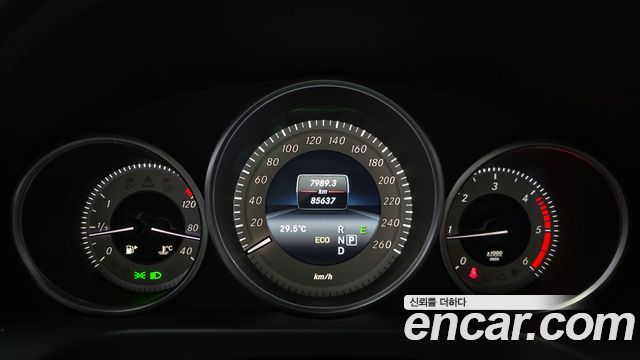 Mercedes-Benz E-Class (W212) E220 Bluetec Avantgarde 2016 — фото 8