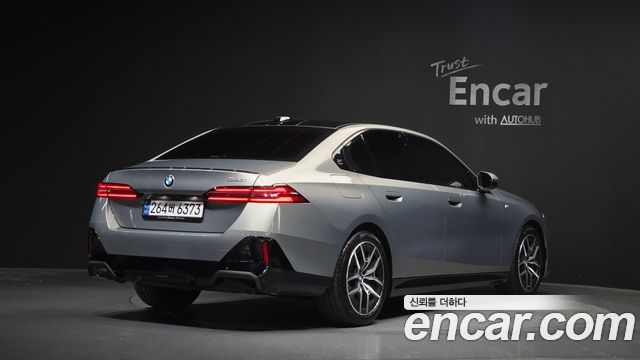 BMW 5 Series (G60) 520i Special Edition 2025 — фото 2