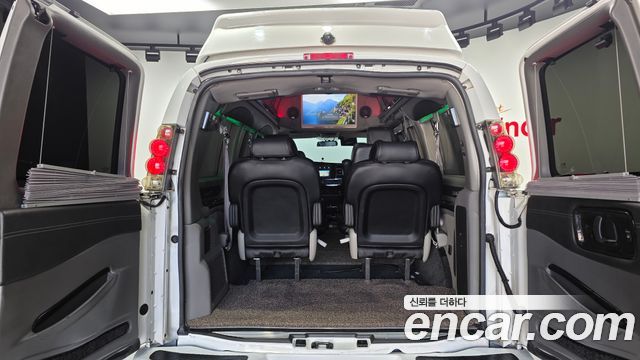Chevrolet Express Van 6.0 2015 — фото 20