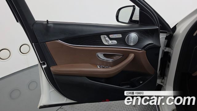 Mercedes-Benz E-Class (W213) E300 Avantgarde 2020 — фото 30