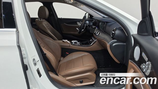 Mercedes-Benz E-Class (W213) E300 Avantgarde 2020 — фото 32