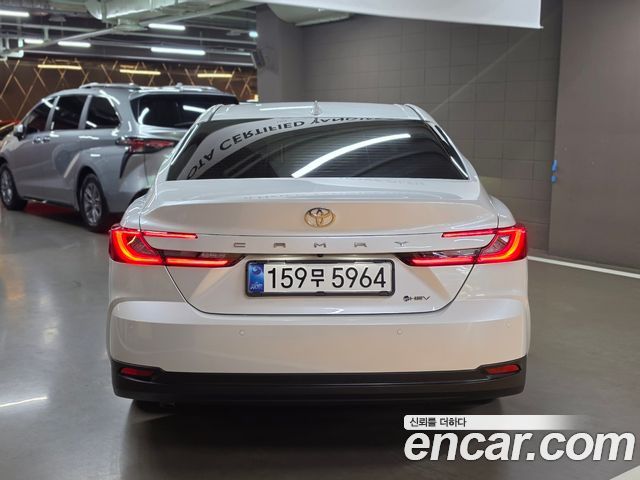 Toyota Camry (XV80) 2.5 XLE Hybrid 2025 — фото 4