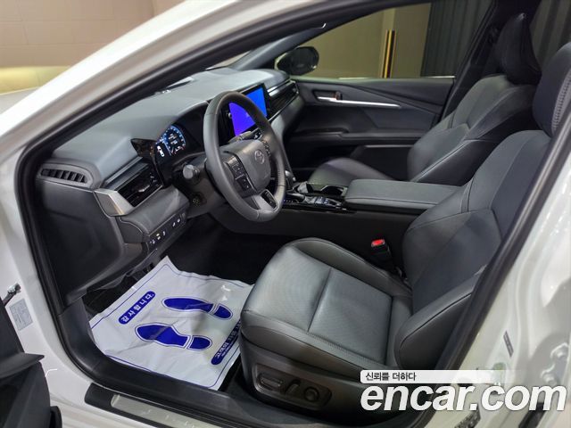 Toyota Camry (XV80) 2.5 XLE Hybrid 2025 — фото 10