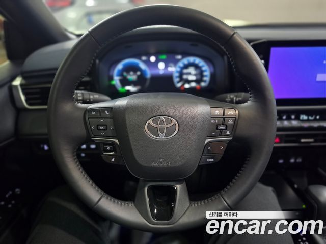 Toyota Camry (XV80) 2.5 XLE Hybrid 2025 — фото 16