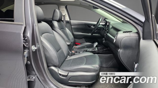 Kia K3 (II) 1.6 Prestige 2023 — фото 11