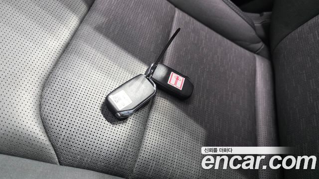 Kia Niro Prestige 2022 — фото 16