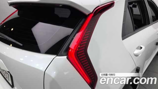 Kia Niro Prestige 2022 — фото 23