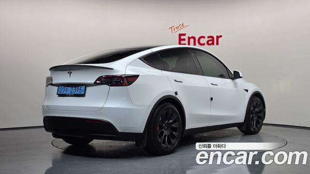 Tesla Model Y RWD 2023 — фото 2