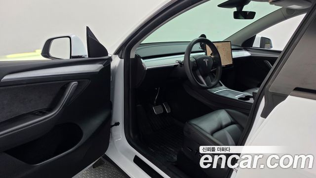 Tesla Model Y RWD 2023 — фото 10