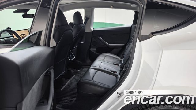 Tesla Model Y RWD 2023 — фото 12