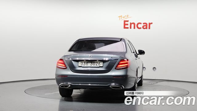 Mercedes-Benz E-Class (W213) E300 4MATIC Avnatgarde 2018 — фото 4