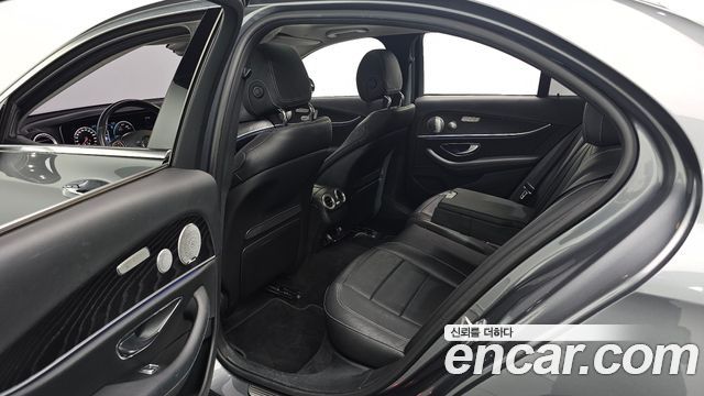 Mercedes-Benz E-Class (W213) E300 4MATIC Avnatgarde 2018 — фото 12