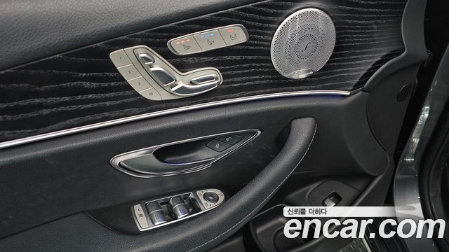Mercedes-Benz E-Class (W213) E300 4MATIC Avnatgarde 2018 — фото 18