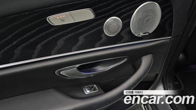 Mercedes-Benz E-Class (W213) E300 4MATIC Avnatgarde 2018 — фото 20