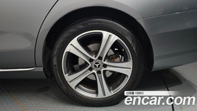 Mercedes-Benz E-Class (W213) E300 4MATIC Avnatgarde 2018 — фото 21