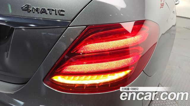 Mercedes-Benz E-Class (W213) E300 4MATIC Avnatgarde 2018 — фото 23