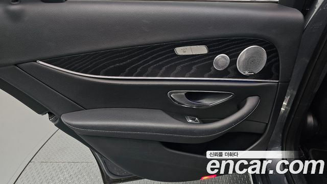 Mercedes-Benz E-Class (W213) E300 4MATIC Avnatgarde 2018 — фото 25