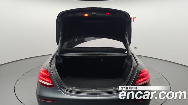 Mercedes-Benz E-Class (W213) E300 4MATIC Avnatgarde 2018 — фото 29