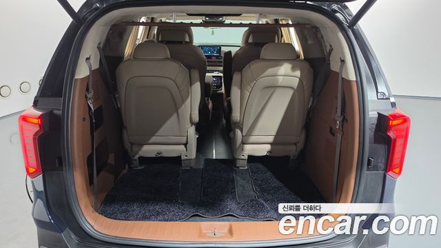 Kia Carnival (IV) Gasoline 9-Seater Hi Limousine (7-seater Limousine(Special vehicle) 2024 — фото 17