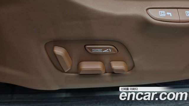 Kia Carnival (IV) Gasoline 9-Seater Hi Limousine (7-seater Limousine(Special vehicle) 2024 — фото 36