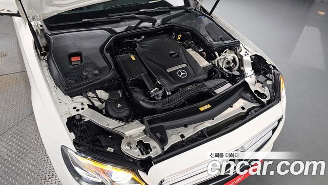 Mercedes-Benz E-Class (W213) E300 4MATIC Avnatgarde 2017 — фото 6