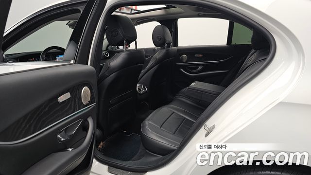 Mercedes-Benz E-Class (W213) E300 4MATIC Avnatgarde 2017 — фото 12