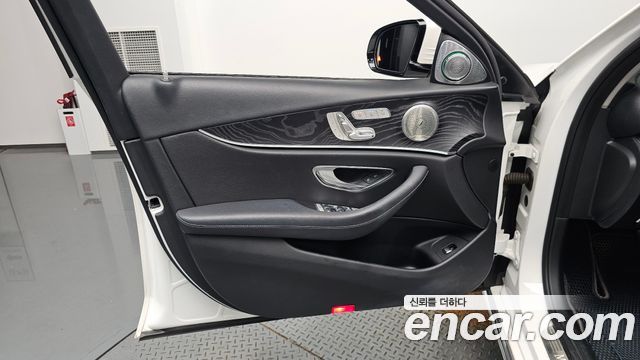 Mercedes-Benz E-Class (W213) E300 4MATIC Avnatgarde 2017 — фото 24