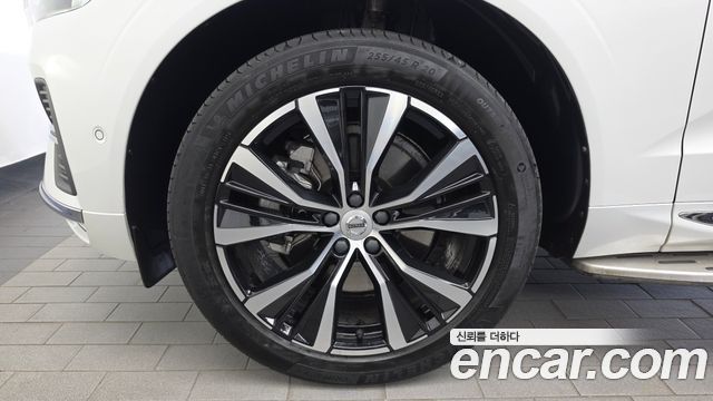 Volvo XC60 (II) B6 Ultimate Bright 2023 — фото 5