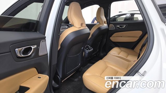 Volvo XC60 (II) B6 Ultimate Bright 2023 — фото 15