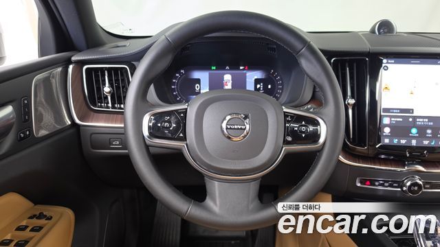 Volvo XC60 (II) B6 Ultimate Bright 2023 — фото 18