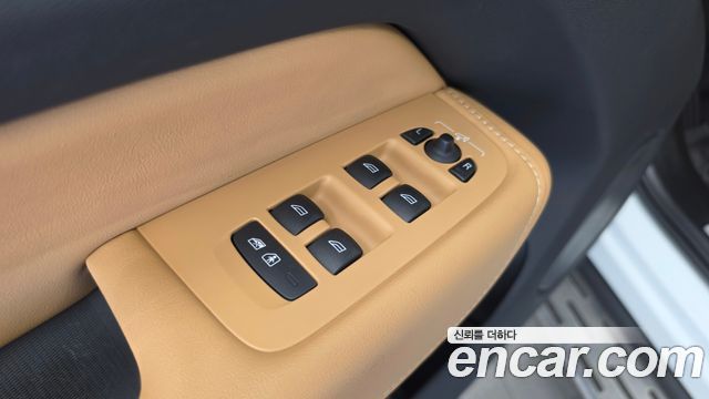 Volvo XC60 (II) B6 Ultimate Bright 2023 — фото 36