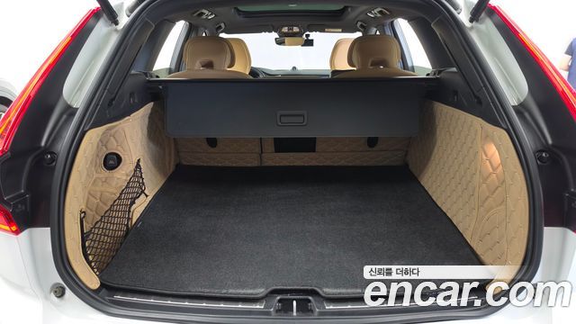 Volvo XC60 (II) B6 Ultimate Bright 2023 — фото 42