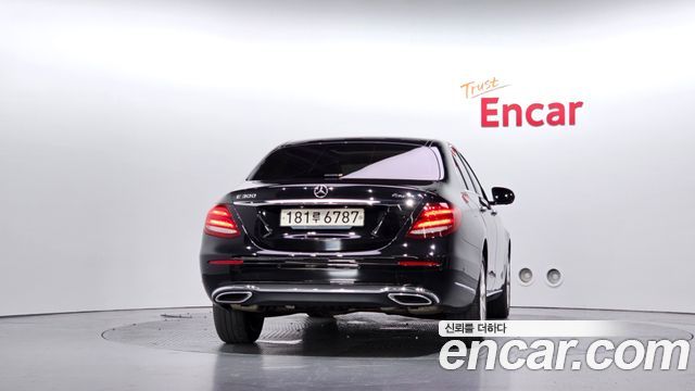 Mercedes-Benz E-Class (W213) E300 4MATIC Exclusive 2020 — фото 4