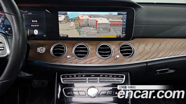 Mercedes-Benz E-Class (W213) E300 4MATIC Exclusive 2020 — фото 13