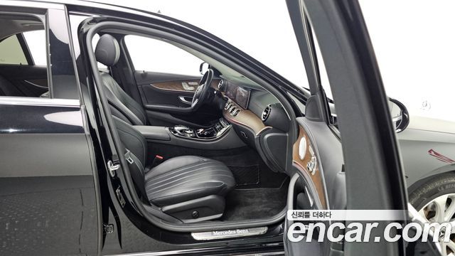 Mercedes-Benz E-Class (W213) E300 4MATIC Exclusive 2020 — фото 19