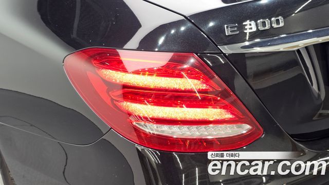 Mercedes-Benz E-Class (W213) E300 4MATIC Exclusive 2020 — фото 23