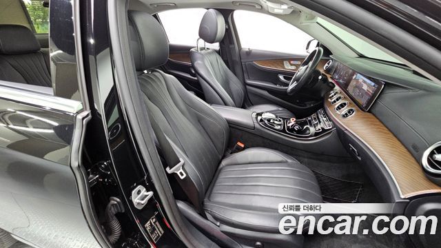 Mercedes-Benz E-Class (W213) E300 4MATIC Exclusive 2020 — фото 26